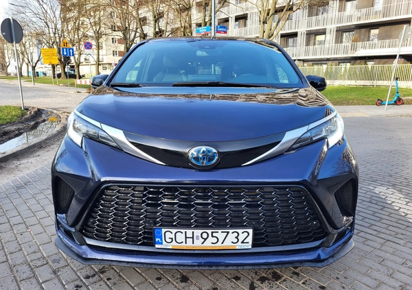 Toyota Sienna cena 209700 przebieg: 14157, rok produkcji 2021 z Warszawa małe 781